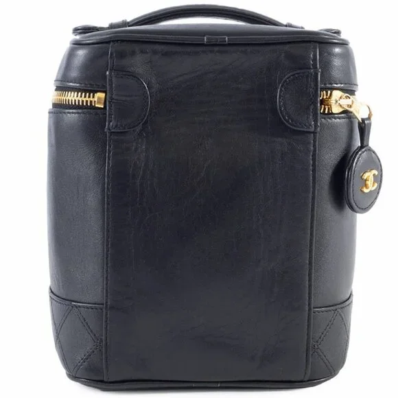 CHANEL Black Lambskin Leather Pouch - Picture 3 of 16